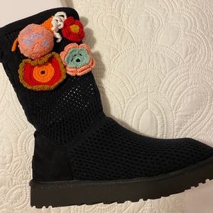 Ugg: Women’s Crochet Classic in Black